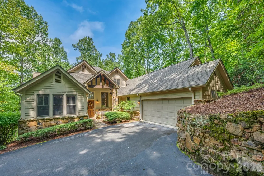75 Old Hickory Trail Hendersonville, NC 28739