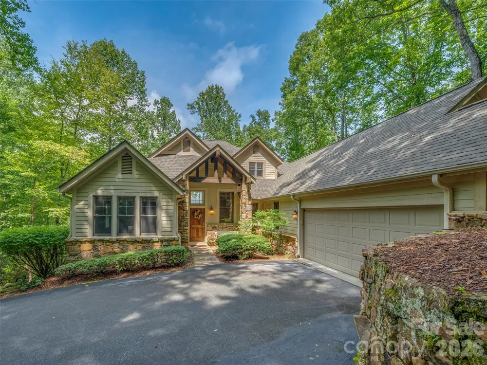 75 Old Hickory Trail Hendersonville, NC 28739