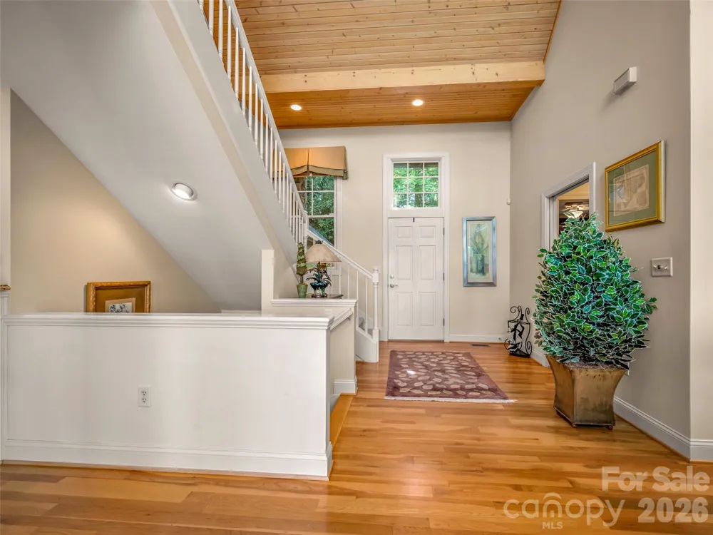 75 Old Hickory Trail Hendersonville, NC 28739