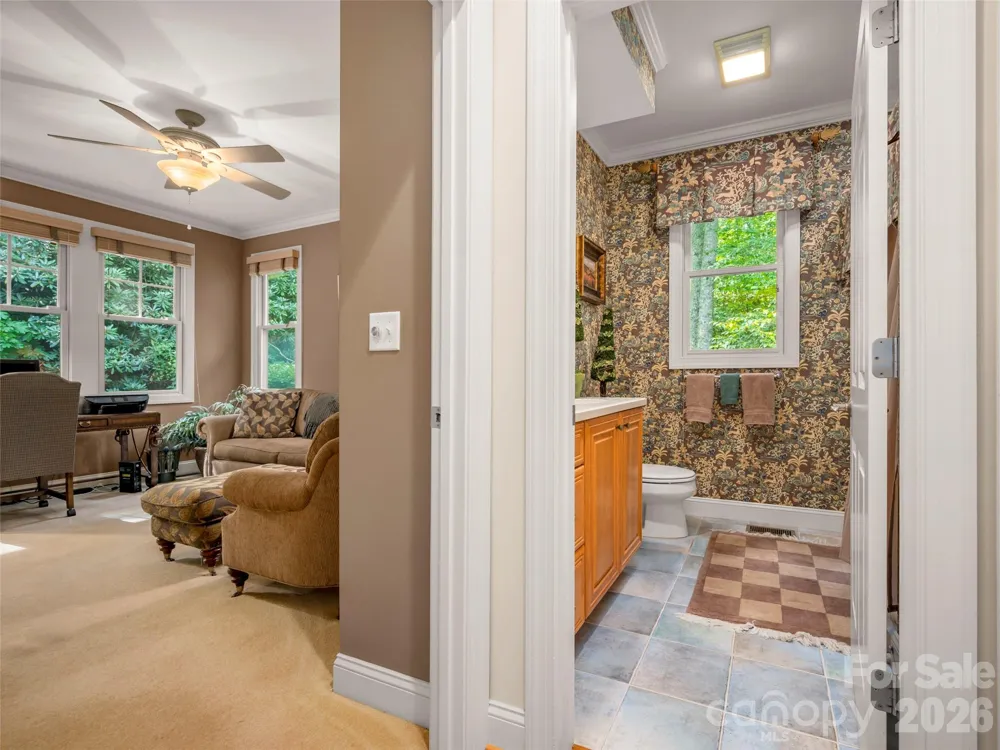 75 Old Hickory Trail Hendersonville, NC 28739