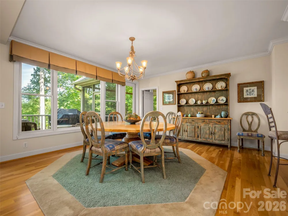 75 Old Hickory Trail Hendersonville, NC 28739