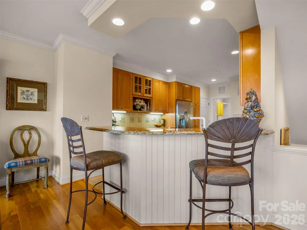 75 Old Hickory Trail Hendersonville, NC 28739