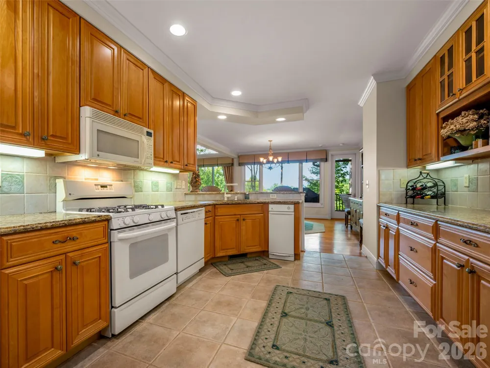 75 Old Hickory Trail Hendersonville, NC 28739