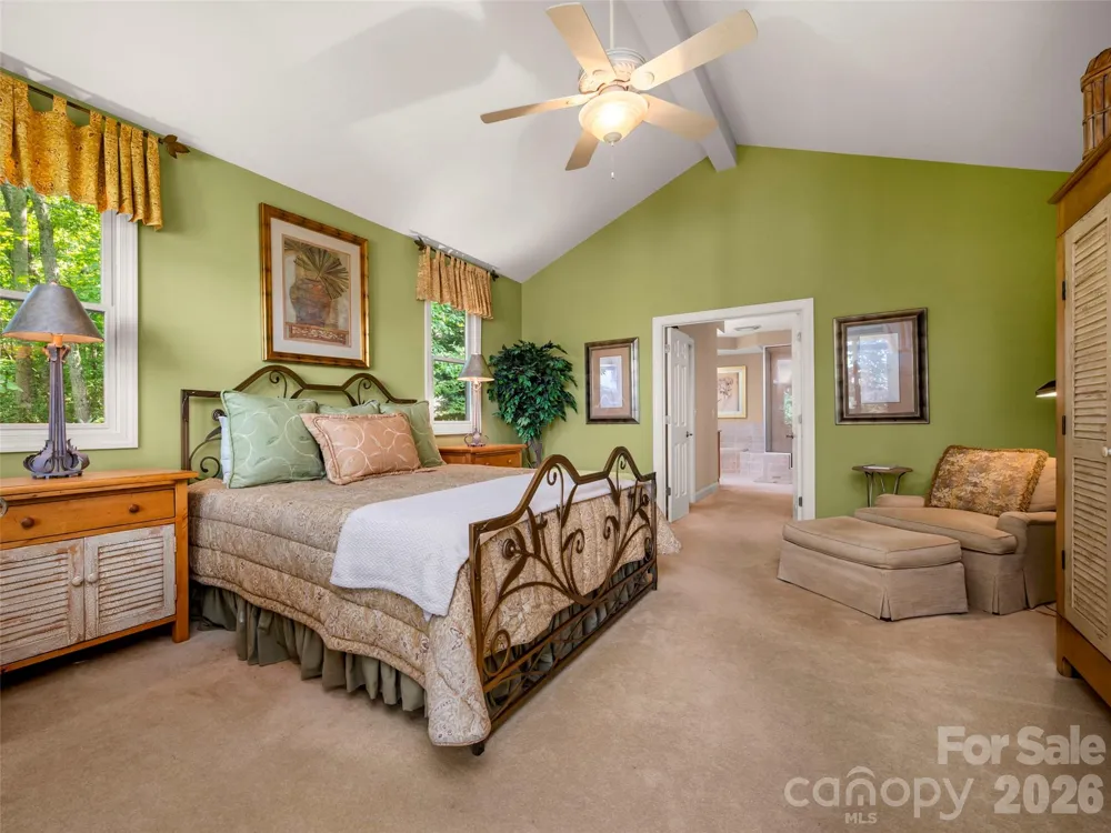75 Old Hickory Trail Hendersonville, NC 28739