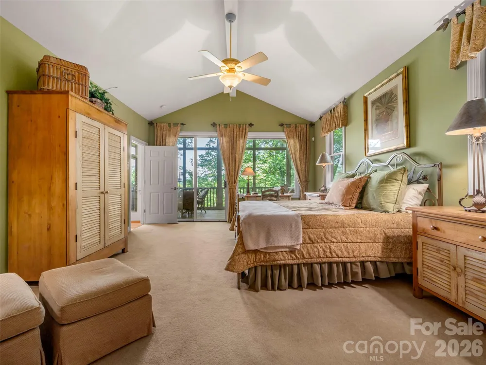 75 Old Hickory Trail Hendersonville, NC 28739