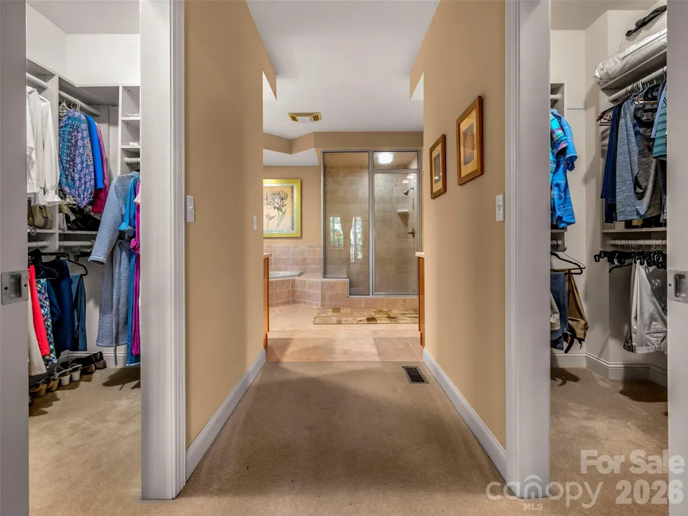 75 Old Hickory Trail Hendersonville, NC 28739