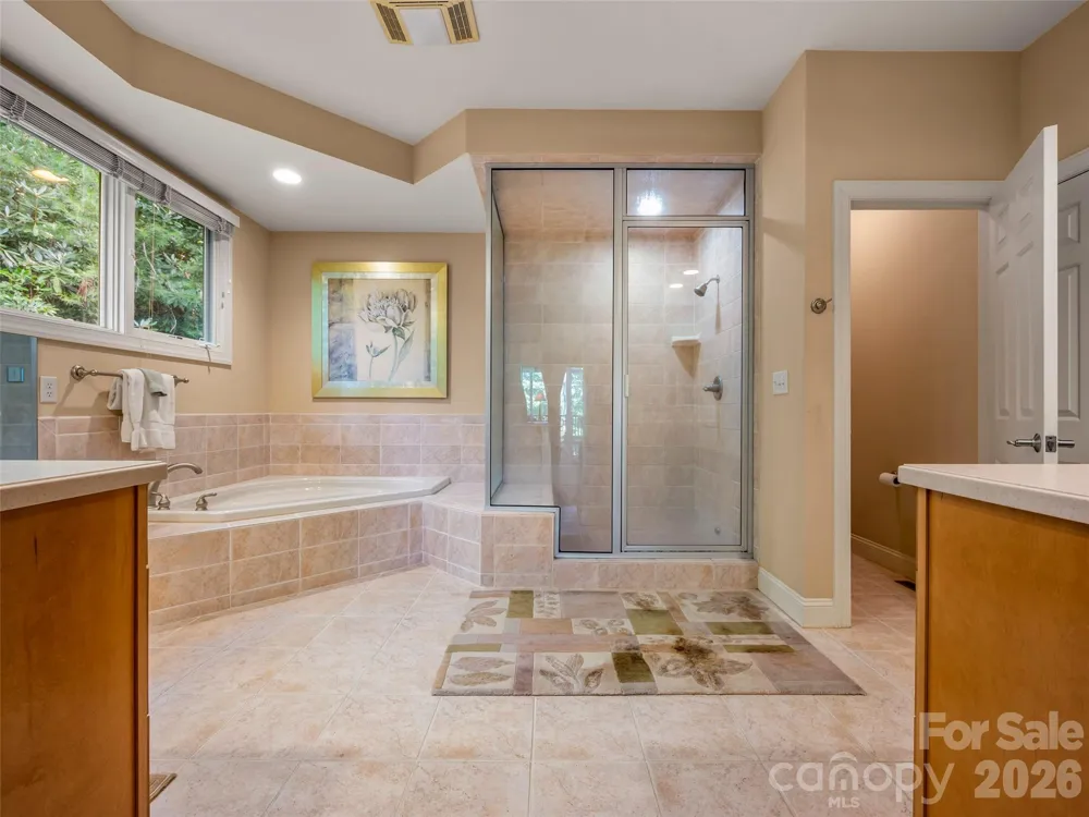 75 Old Hickory Trail Hendersonville, NC 28739