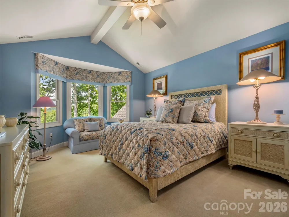 75 Old Hickory Trail Hendersonville, NC 28739