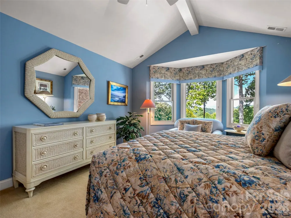 75 Old Hickory Trail Hendersonville, NC 28739