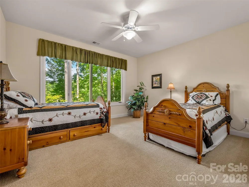 75 Old Hickory Trail Hendersonville, NC 28739