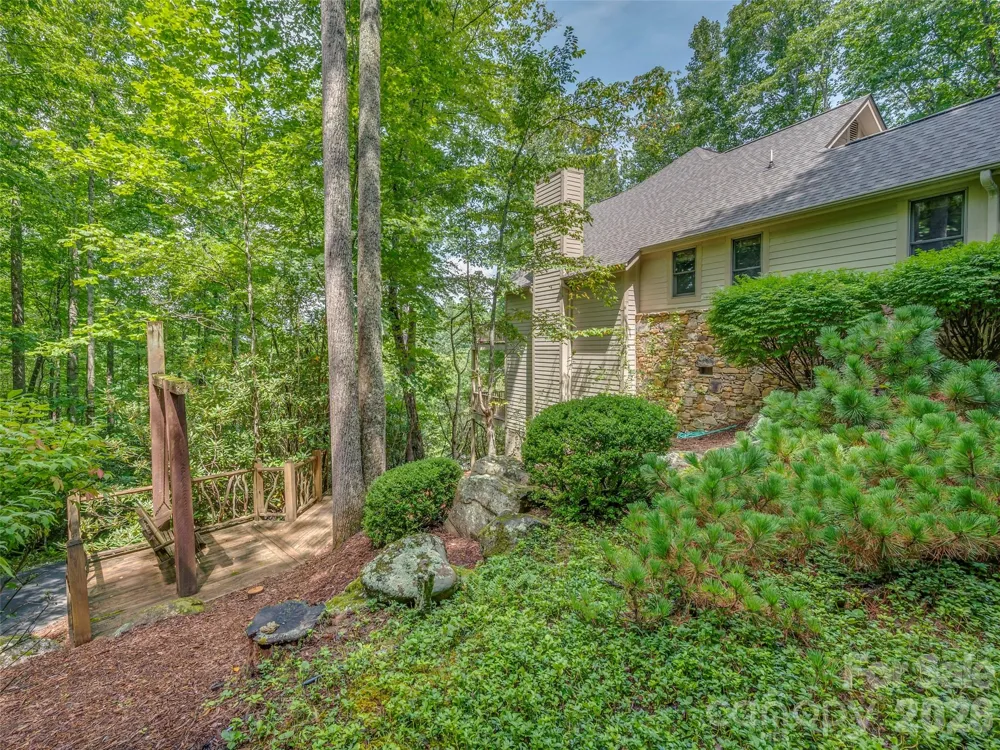 75 Old Hickory Trail Hendersonville, NC 28739