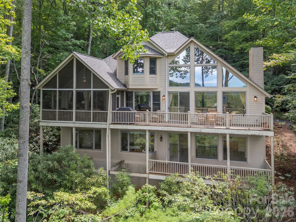 75 Old Hickory Trail Hendersonville, NC 28739
