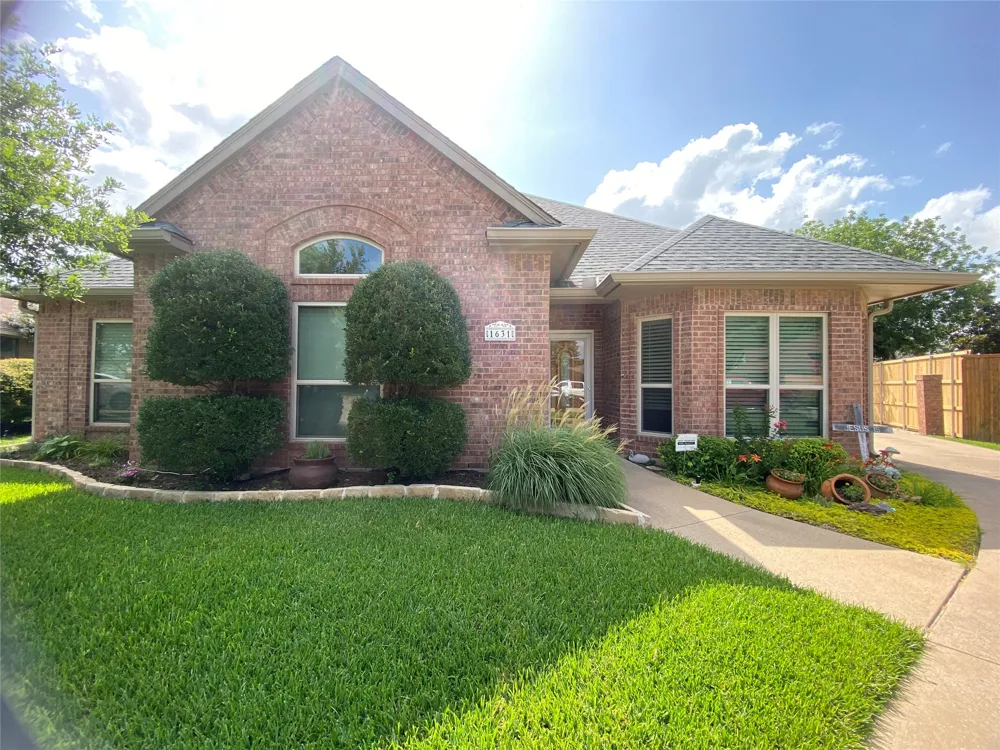 1631 Greenway Court Midlothian, TX 76065