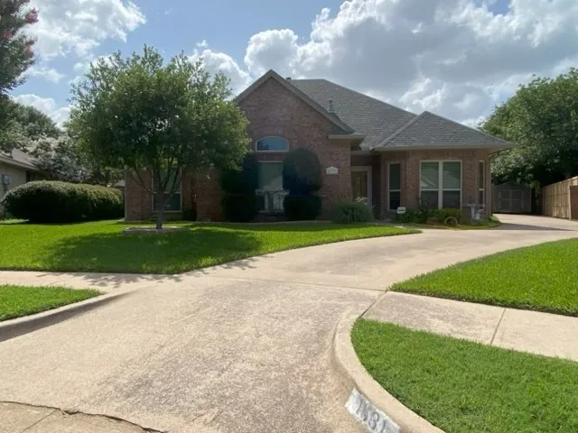 1631 Greenway Court Midlothian, TX 76065
