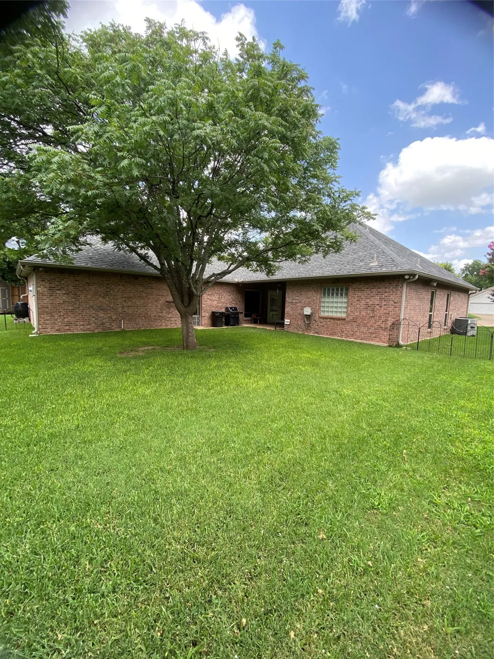 1631 Greenway Court Midlothian, TX 76065