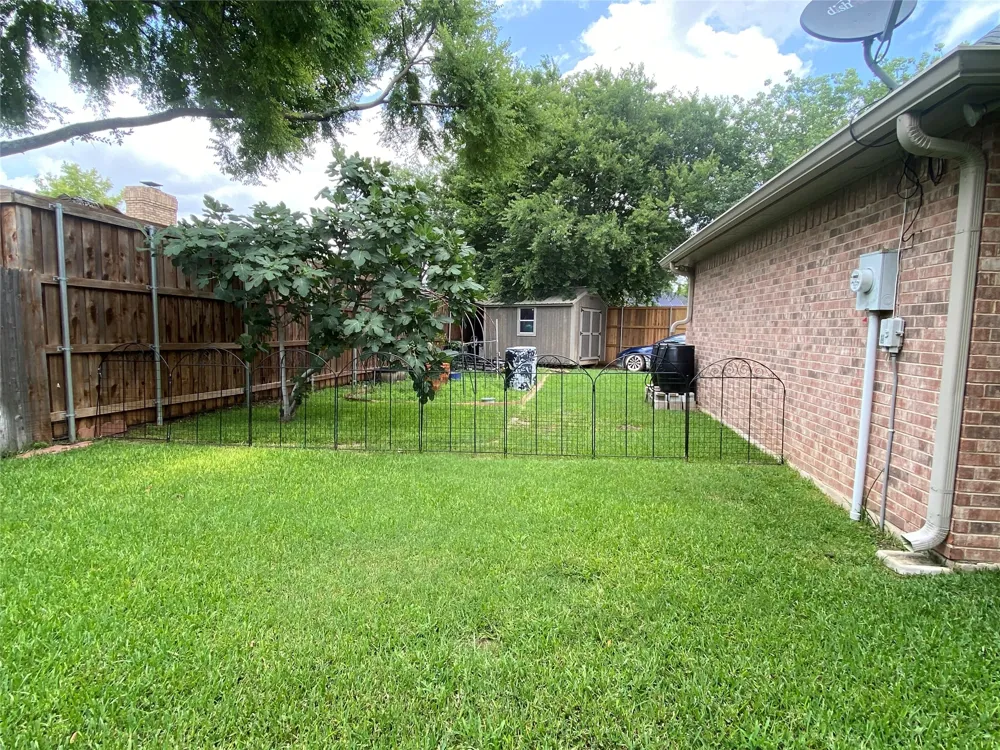 1631 Greenway Court Midlothian, TX 76065