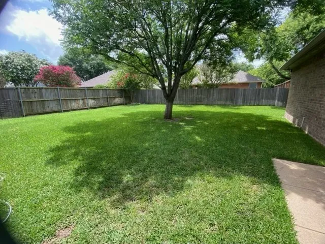 1631 Greenway Court Midlothian, TX 76065