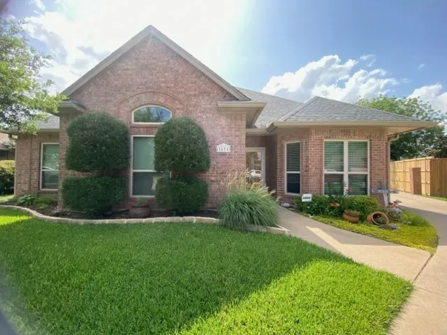 1631 Greenway Court Midlothian, TX 76065