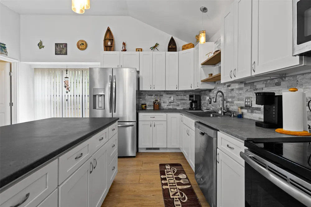 670 Redbud Drive Avinger, TX 75630