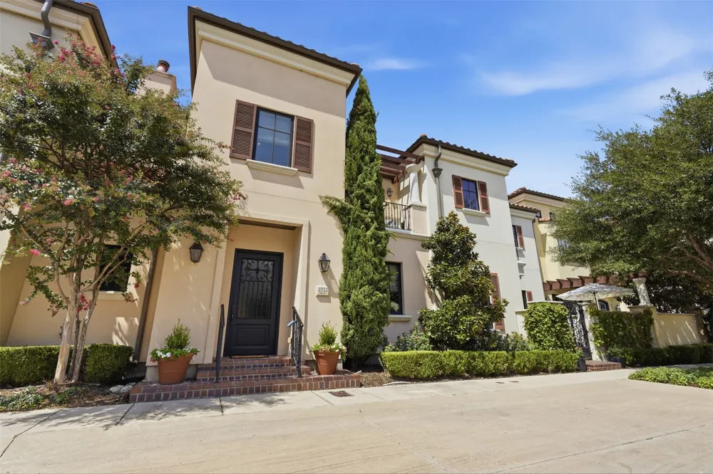 2712 Miro Court Fort Worth, TX 76107