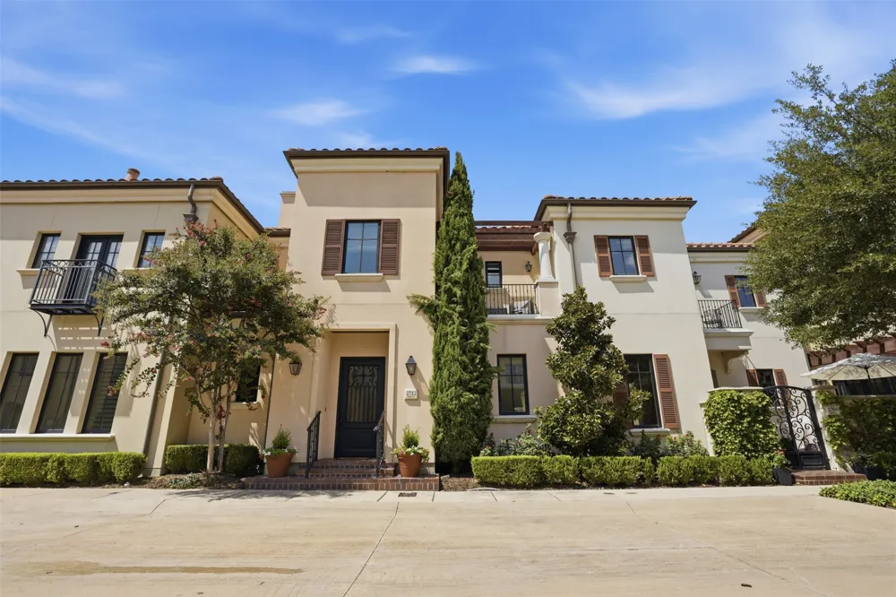 2712 Miro Court Fort Worth, TX 76107