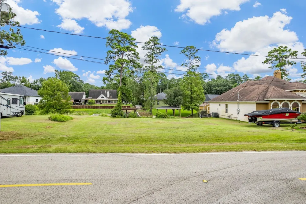 18222 Steele Point Drive Crosby, TX 77532