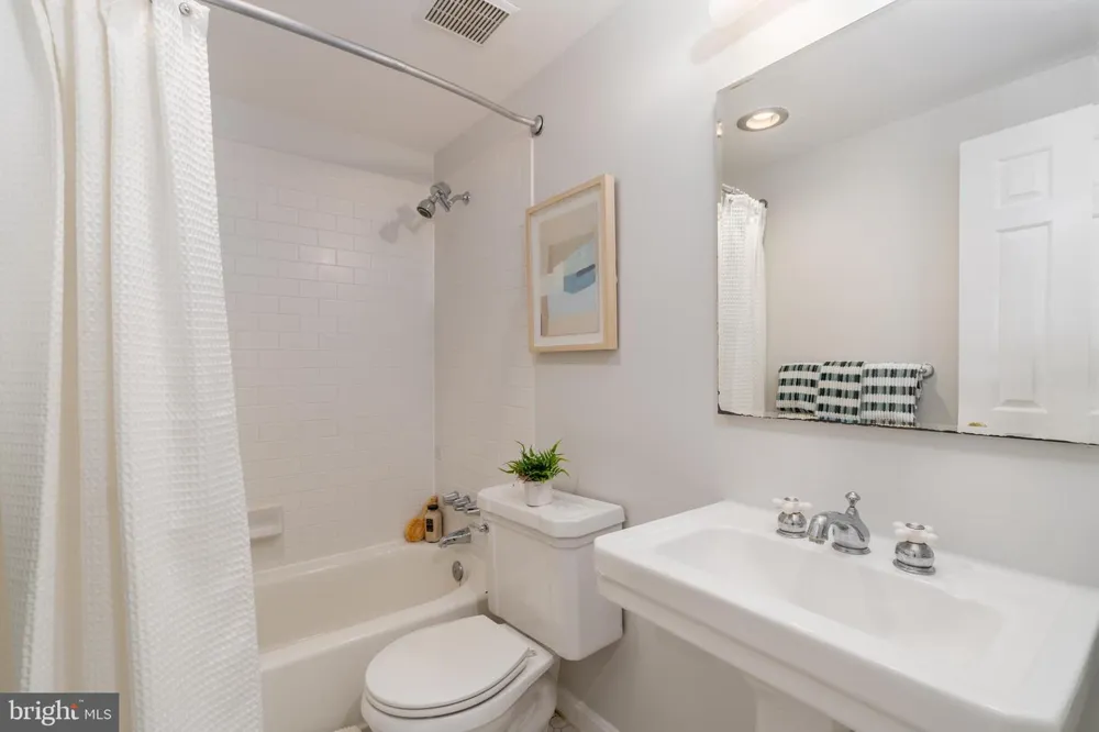 1434 CORCORAN STREET NW Washington, DC 20009