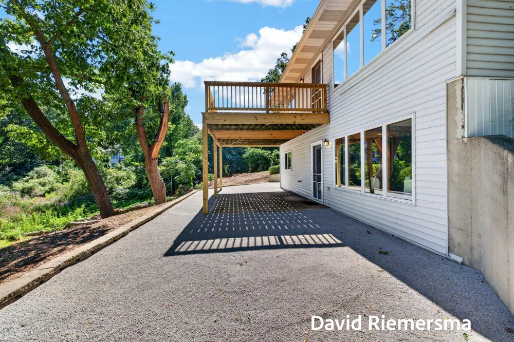 14254 Green Street Grand Haven, MI 49417
