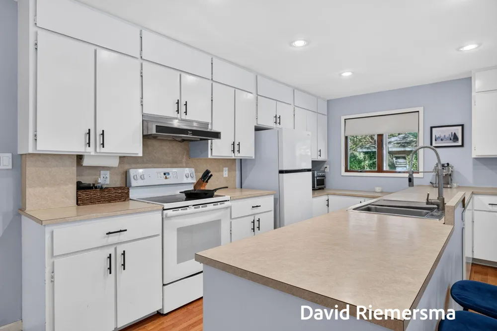14254 Green Street Grand Haven, MI 49417