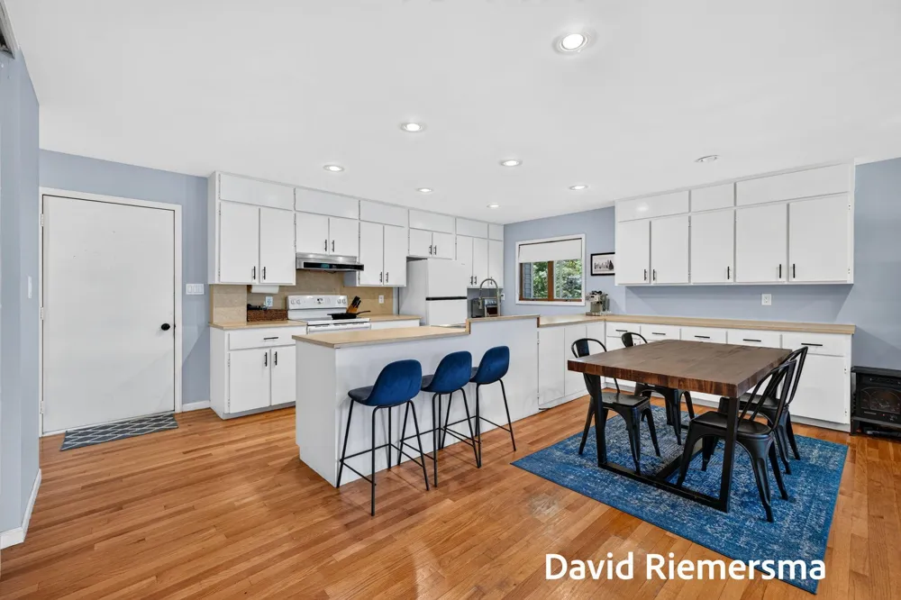 14254 Green Street Grand Haven, MI 49417