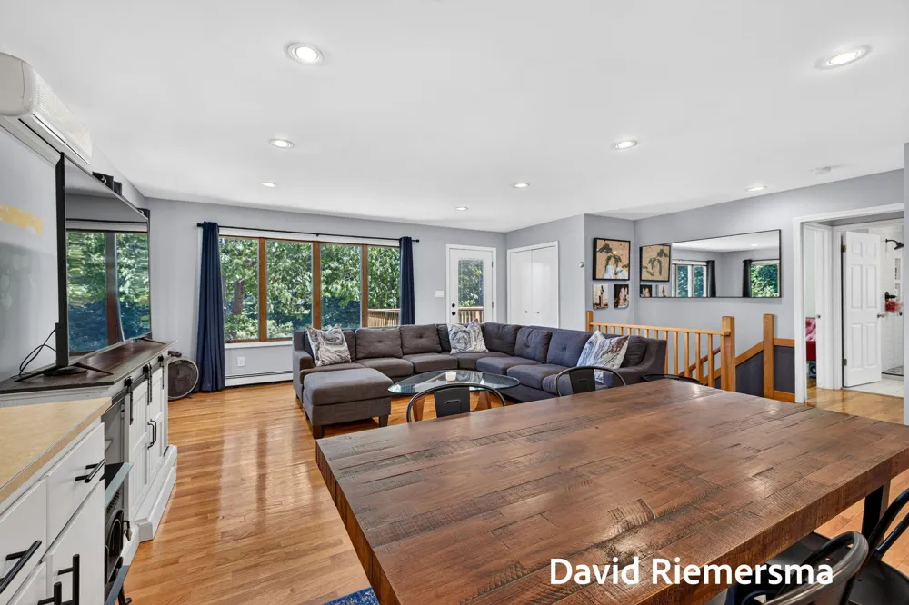 14254 Green Street Grand Haven, MI 49417