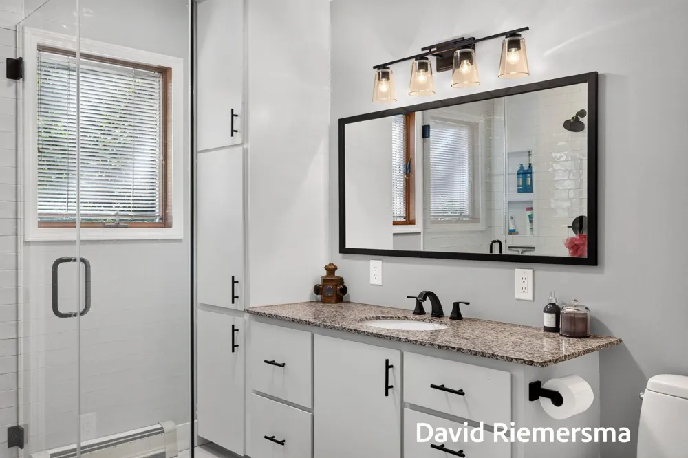 14254 Green Street Grand Haven, MI 49417