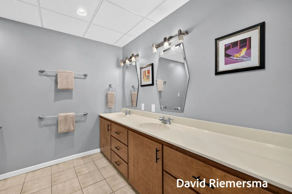 14254 Green Street Grand Haven, MI 49417