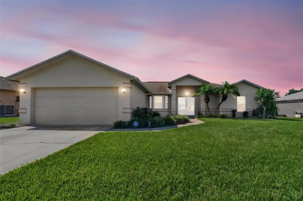 706 HIGHLAND CREST LOOP Lake Wales, FL 33853
