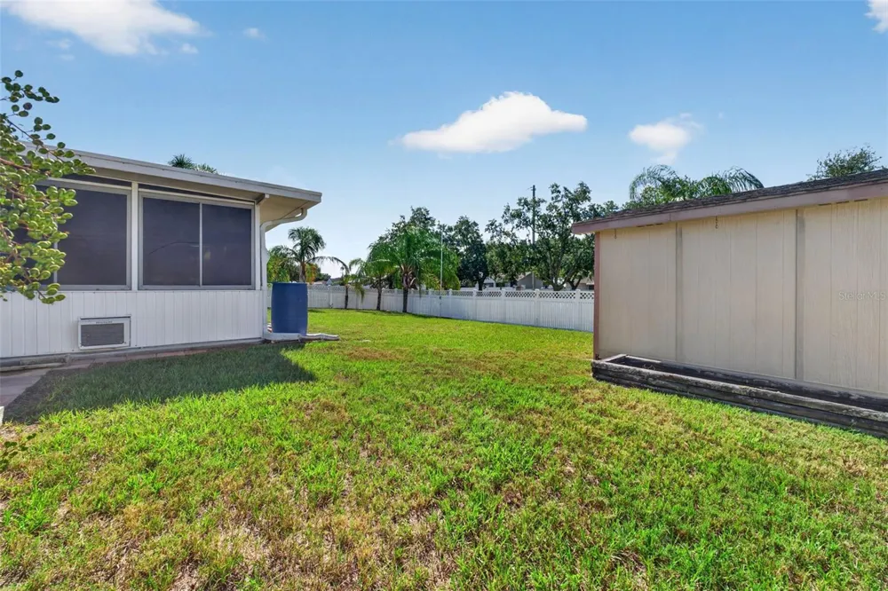 706 HIGHLAND CREST LOOP Lake Wales, FL 33853
