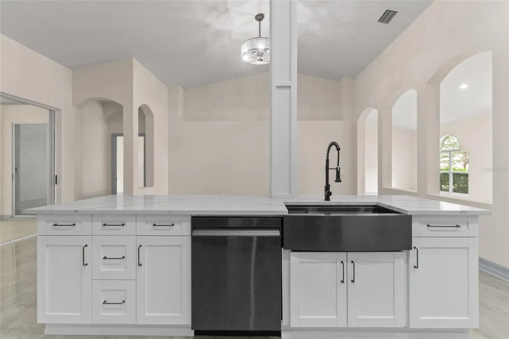 10217 TIMBERLAND POINT DRIVE Tampa, FL 33647