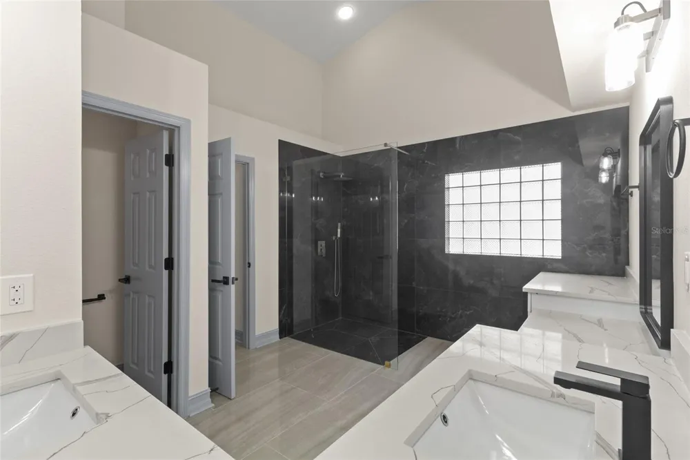 10217 TIMBERLAND POINT DRIVE Tampa, FL 33647