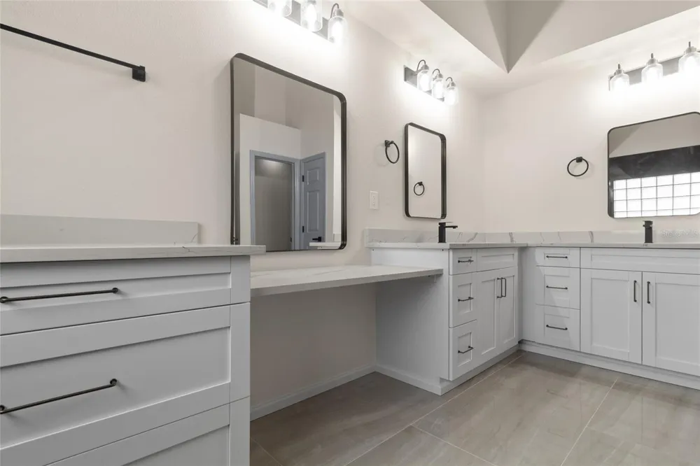 10217 TIMBERLAND POINT DRIVE Tampa, FL 33647