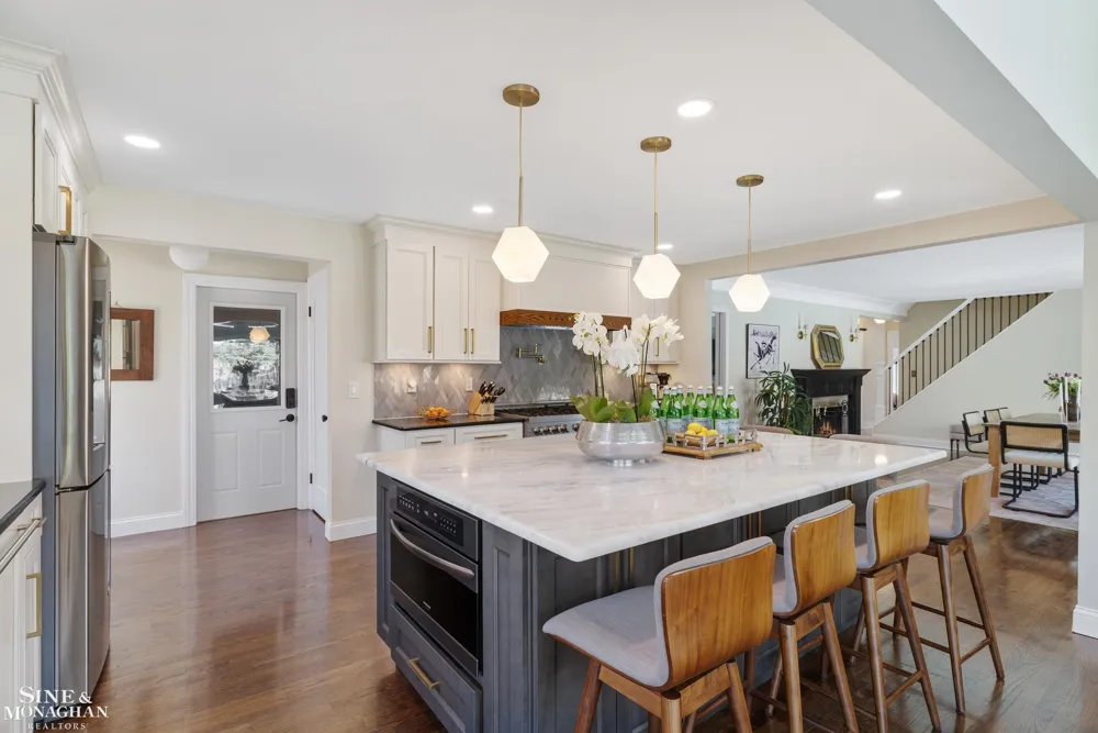 56 Hampton Road Village Of Grosse Pointe Shores City, MI 48236