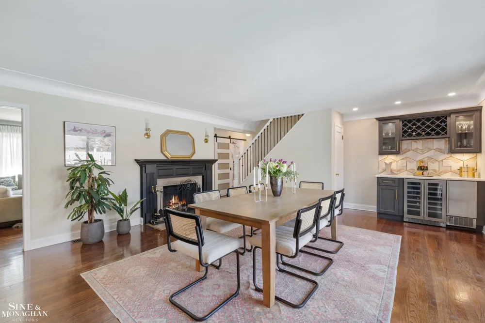 56 Hampton Road Village Of Grosse Pointe Shores City, MI 48236