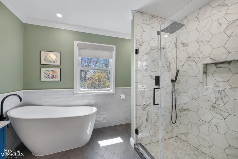 56 Hampton Road Village Of Grosse Pointe Shores City, MI 48236