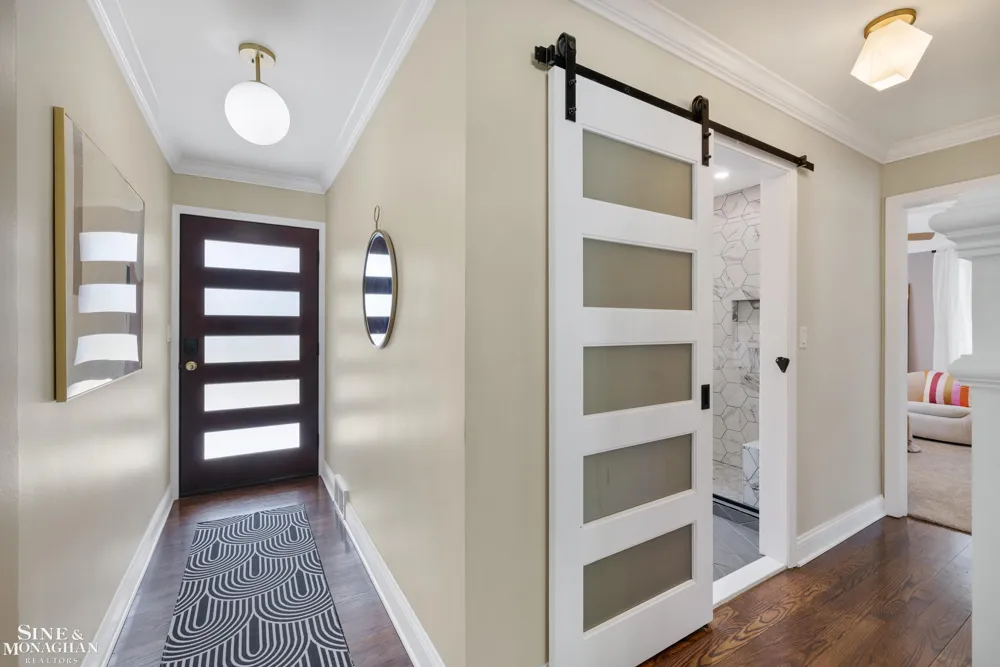 56 Hampton Road Village Of Grosse Pointe Shores City, MI 48236