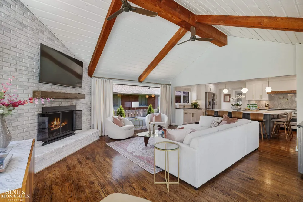 56 Hampton Road Village Of Grosse Pointe Shores City, MI 48236