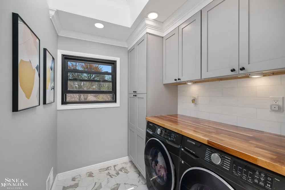 56 Hampton Road Village Of Grosse Pointe Shores City, MI 48236