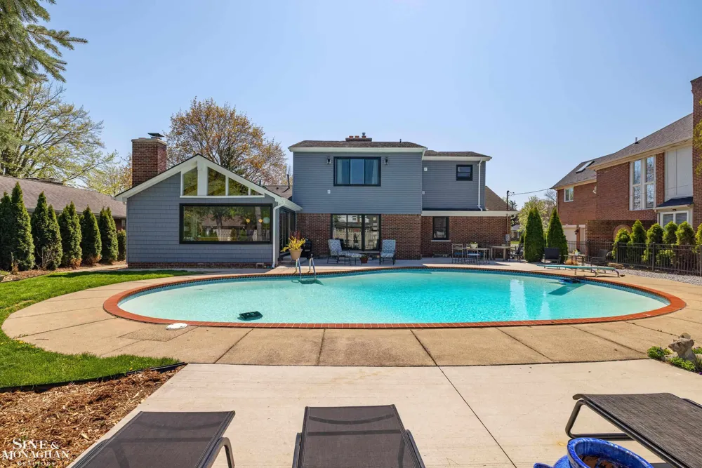 56 Hampton Road Village Of Grosse Pointe Shores City, MI 48236