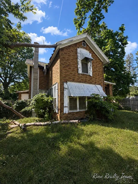 456 Broadway Avenue
