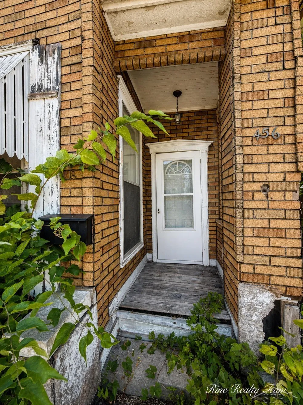456 Broadway Avenue Benton Harbor City, MI 49022