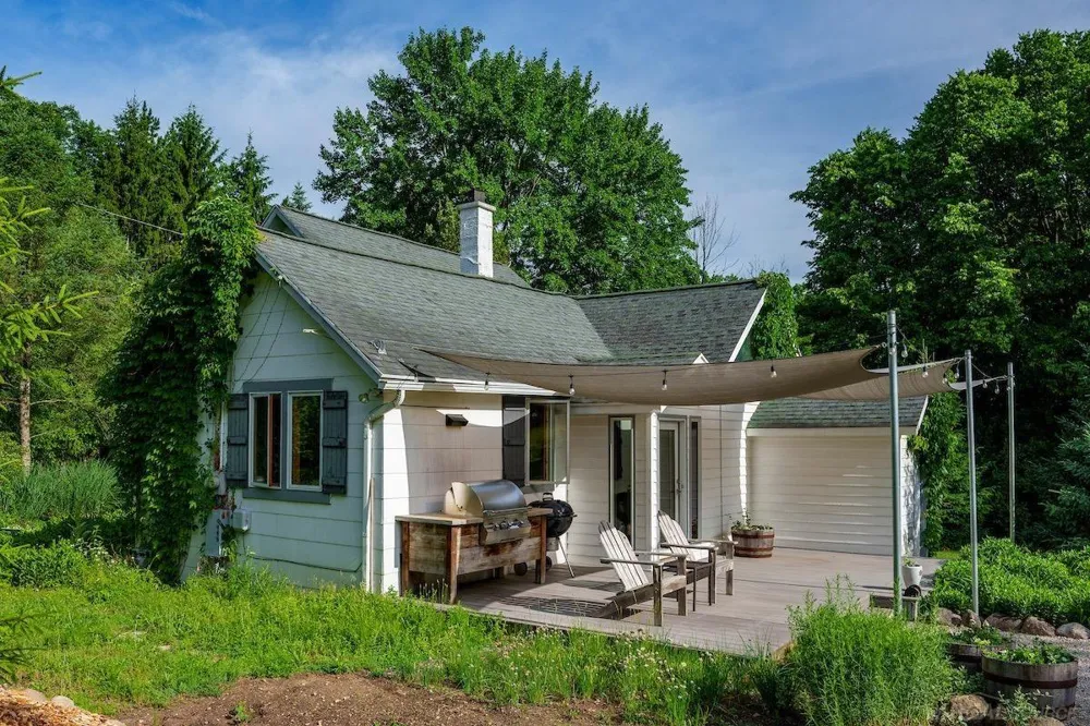 1180 NE Cramton Avenue Ada Township, MI 49301