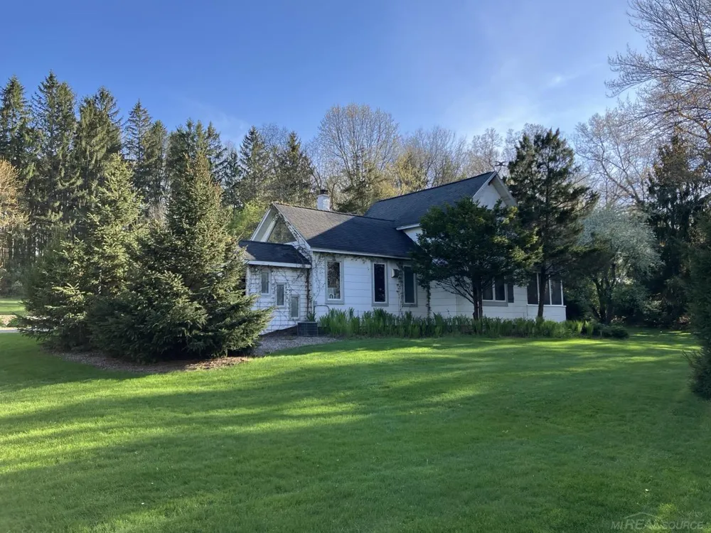 1180 NE Cramton Avenue Ada Township, MI 49301