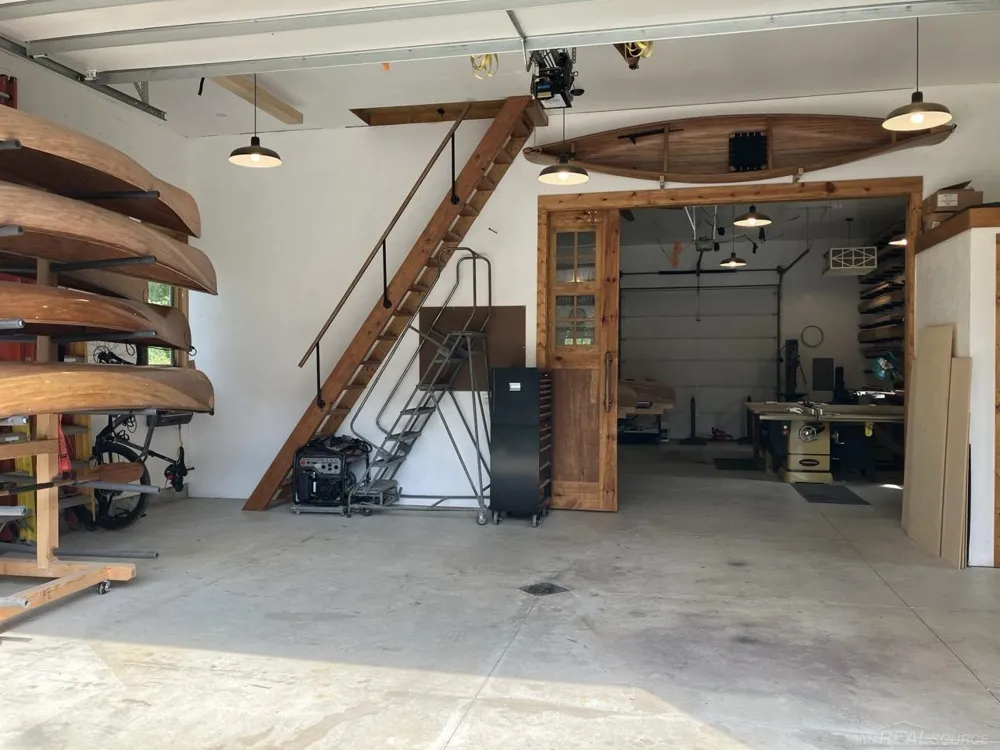 1180 NE Cramton Avenue Ada Township, MI 49301